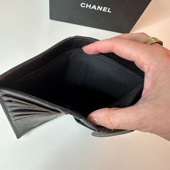 Authentic Chanel Tri-Fold Wallet Gold & Black Interior Trim Leather gold CC Logo - Picture 13 of 14